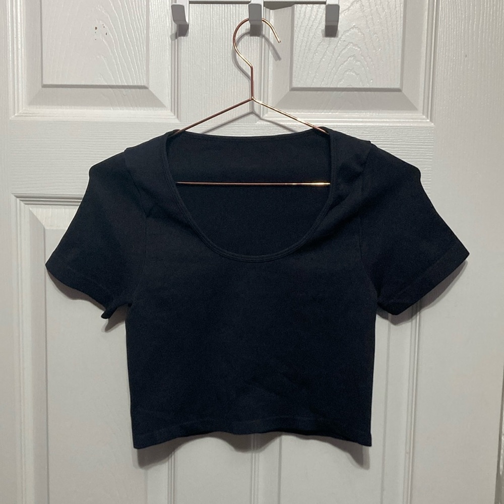 OQQ Black‎ Fitted Crop Short Sleeve Tee